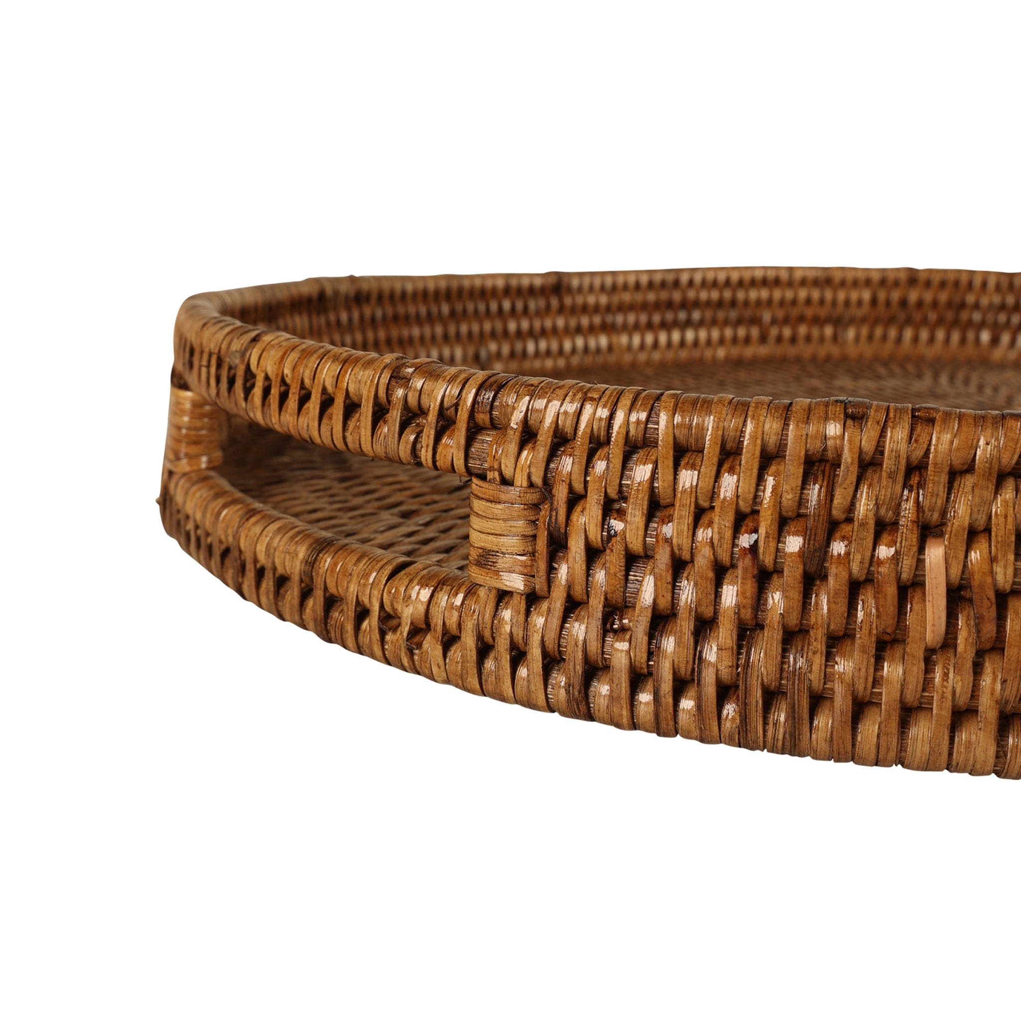 Entertain friends and family with your impressive attention to detail. Expertly handwoven rattan trays that come in two sizes, and are ideal for a gathering of guests or to serve up breakfast in bed.
