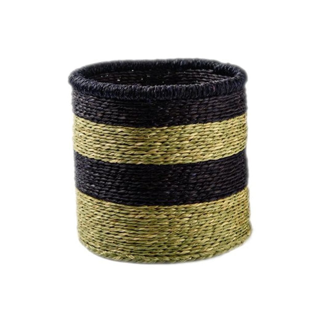 Great for every room of the house to keep everything organised. Useful for storing blankets, towels, toys, a plant and much more. Multiple stylish colours and sizes available to suit everyone’s needs.  Dimensions  Small : 16 x 16 cm Medium : 22 x 24 cm Large : 26 x 24 cm