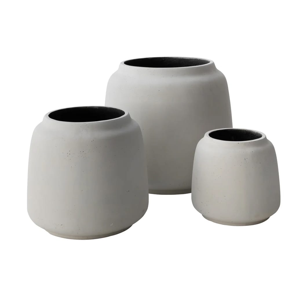 Give your plants a growth opportunity with our fully outdoor planters. Designed to style up patios, poolsides, backyards and interior areas alike, these planters feature a weather-proof composition that includes lightweight fibreglass – allowing you to effortlessly change the position of your plants – as well as drainage holes.