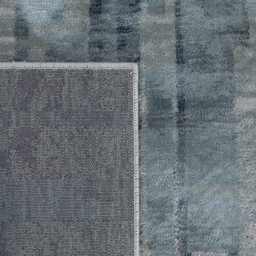 Ether Rug in Lake - Image 3