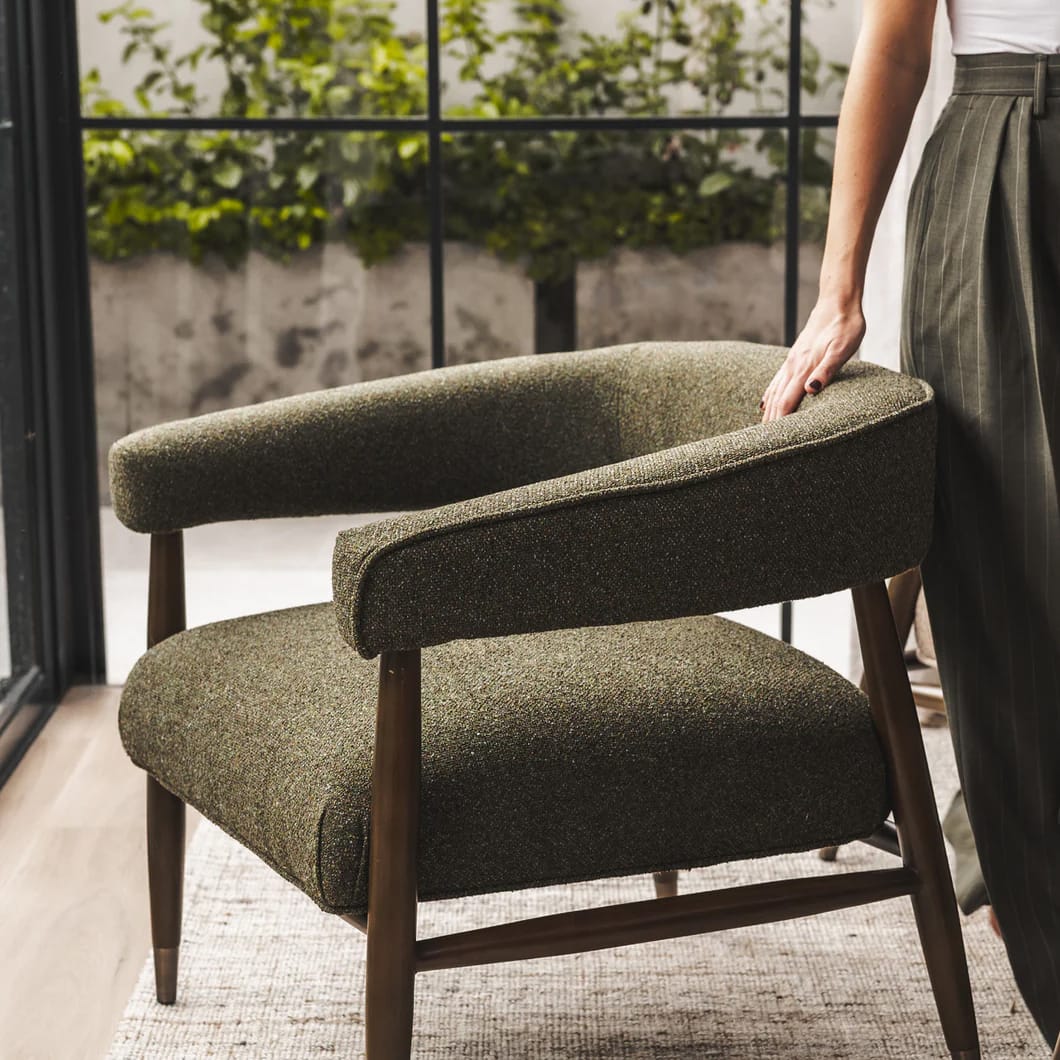 With its curvy contours, the Lexi occasional chair merges great looks with unparalleled comfort. An ash wood frame wood frame gives it warmth and sophistication, while its design is visually striking and offers optimal support. The Lexi is upholstered to perfection with 100% plush polyester fabric and finished off with legs refined in brass detail. Ideal for modern living rooms or home offices.
