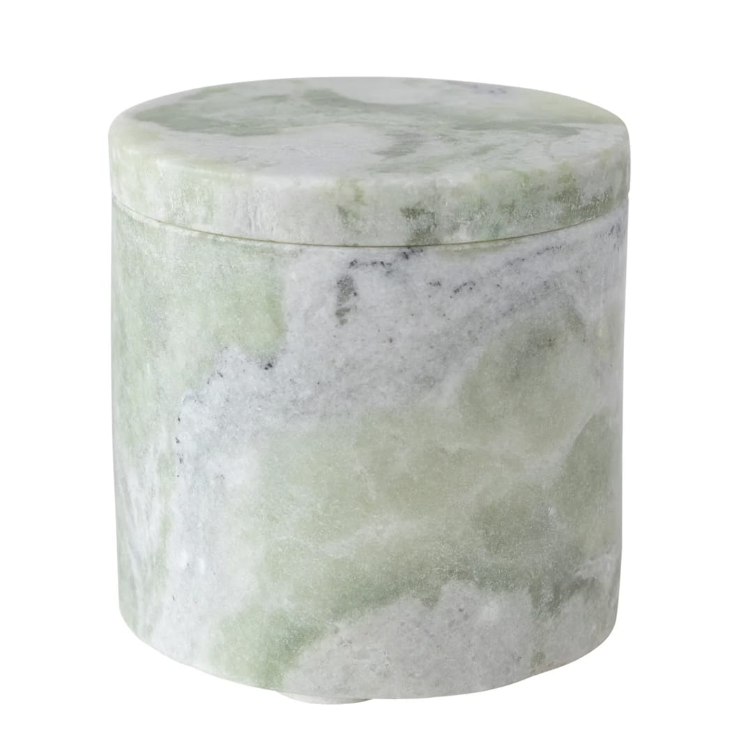 The Divine collection of bathroom accessories will bring a touch of serenity to your daily morning and evening rituals. Made of marble and featuring refreshing alabaster and olive tones, this heavenly range consists of a soap dish, tray, tumbler and a container that comes with a spoon (perfect for your precious bath salts).