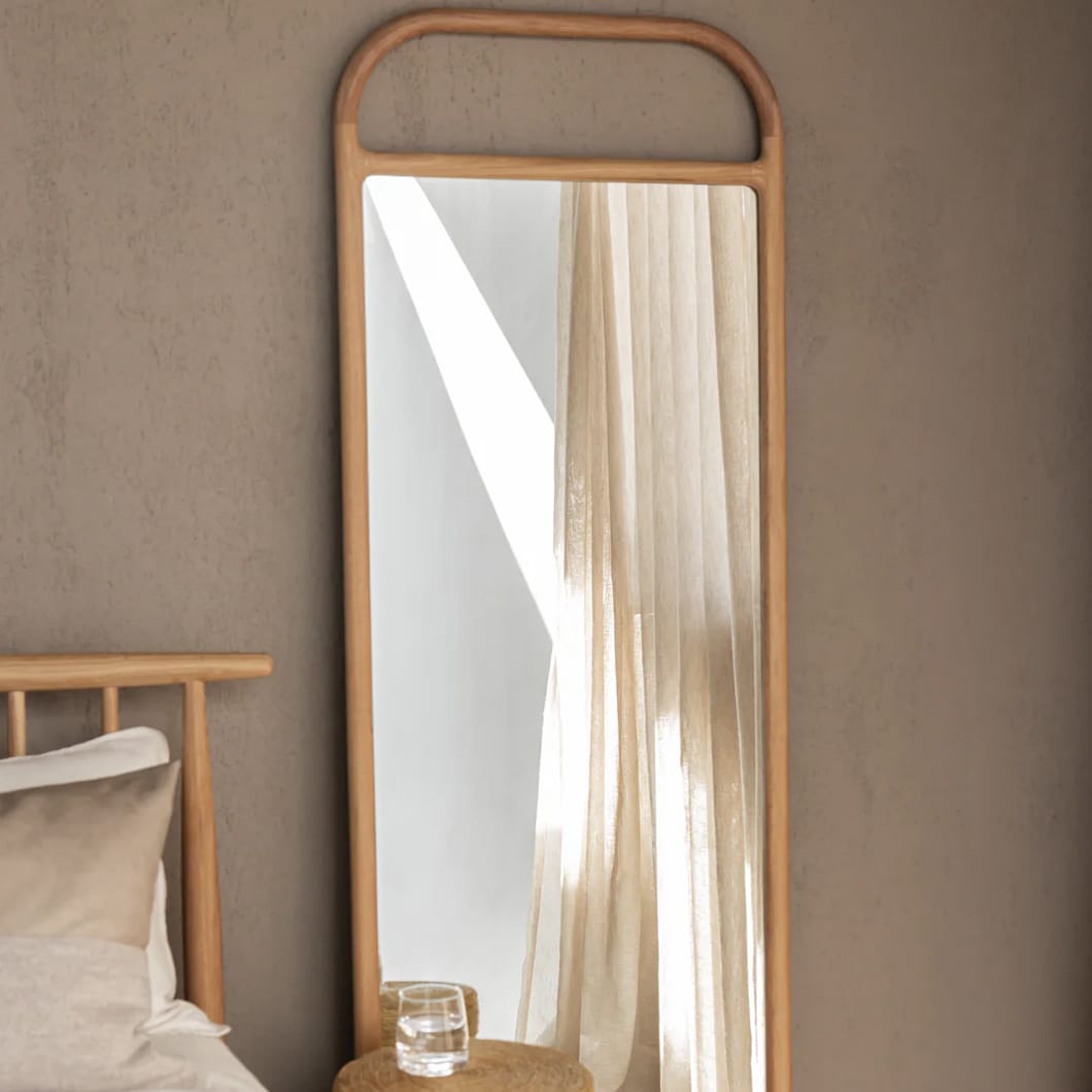 Behold the beauty and benefits of our oversized Imperial floor mirrors. Their expansive reflection will brighten a room and enhance its visual depth, while their oak frames will introduce a touch of natural elegance into a space.