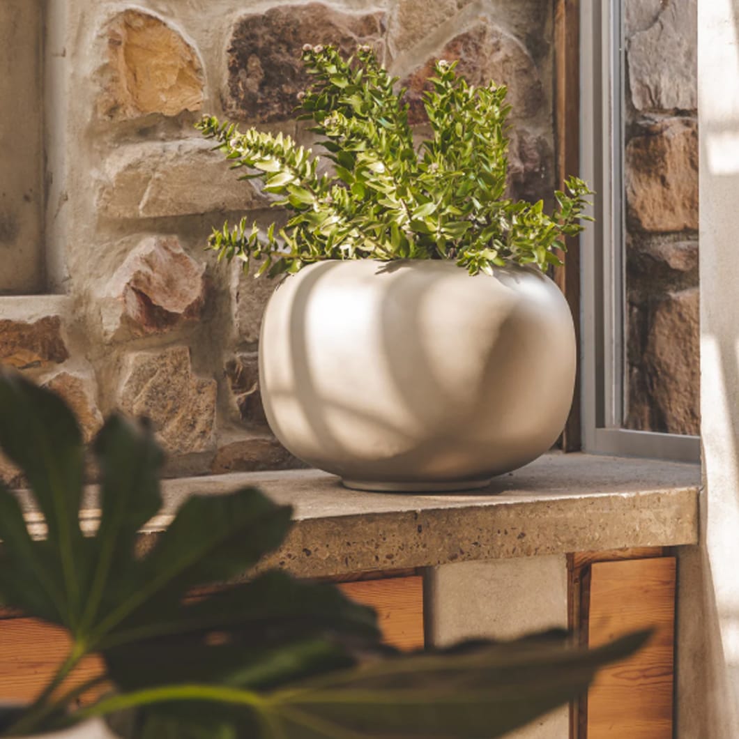 Arizona Planter in Stone - Image 4